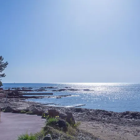 A Saint-raphael *
