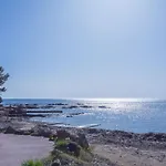 A Saint-raphael *