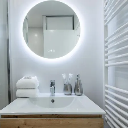 Апартаменты A Saint-raphael *