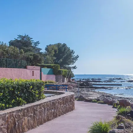 A Saint-raphael Apartman *