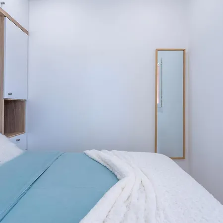 Апартаменты A Saint-raphael *