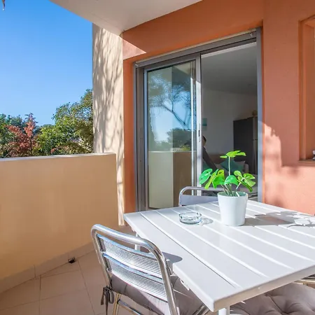 Апартаменты A Saint-raphael Сен-Рафаэль