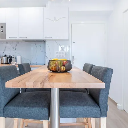 A Saint-raphael Апартаменты *